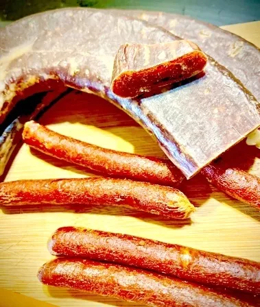 фотография продукта Икра камбалы, колбаски из икры сыровял.
